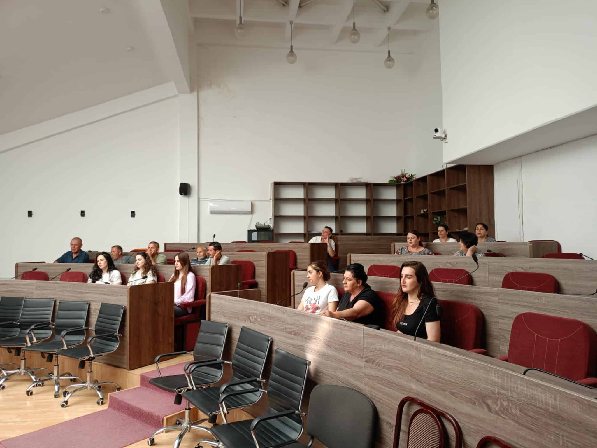Qytetarët e Vitisë diskutuan për planin rajonal të menaxhimit të integruar të mbeturinave